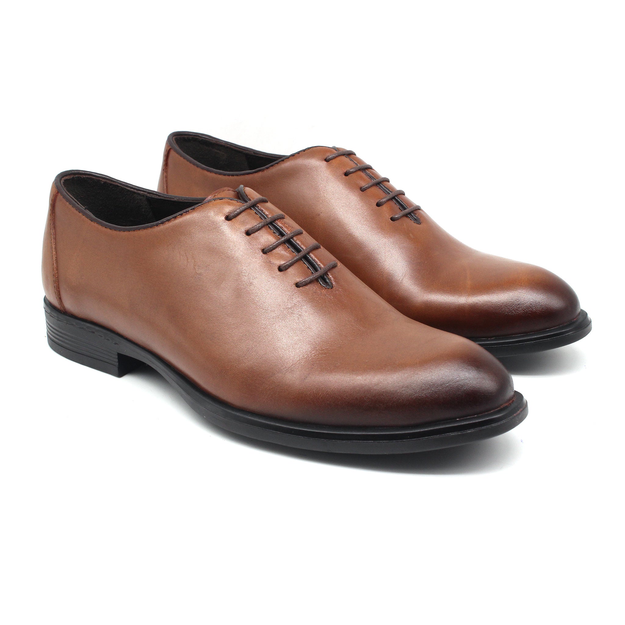 REF:  257 CHAUSSURE CLASSE EN CUIR MARRON CLAIR