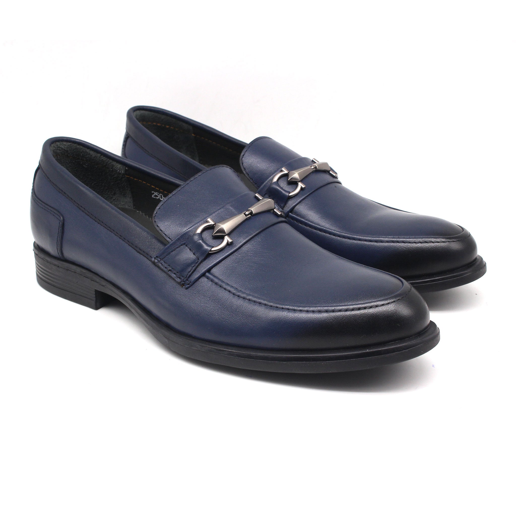 REF:  250 CHAUSSURE CLASS EN CUIR BLEU 2K23