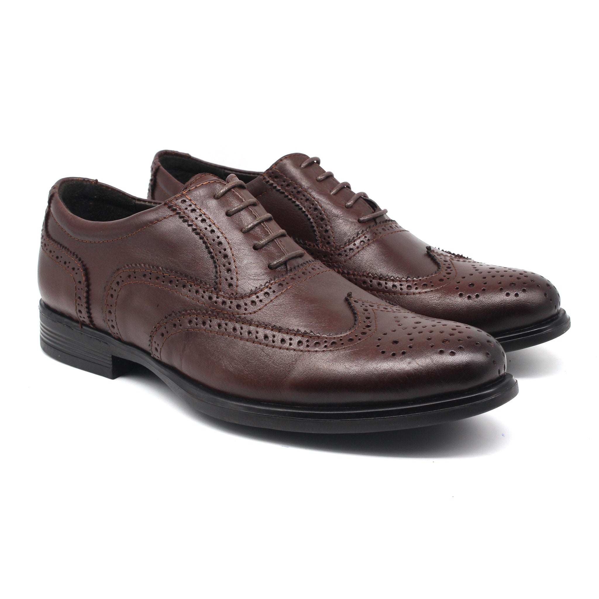 REF:  253 CHAUSSURE CLASSE EN CUIR MARRON FONCE