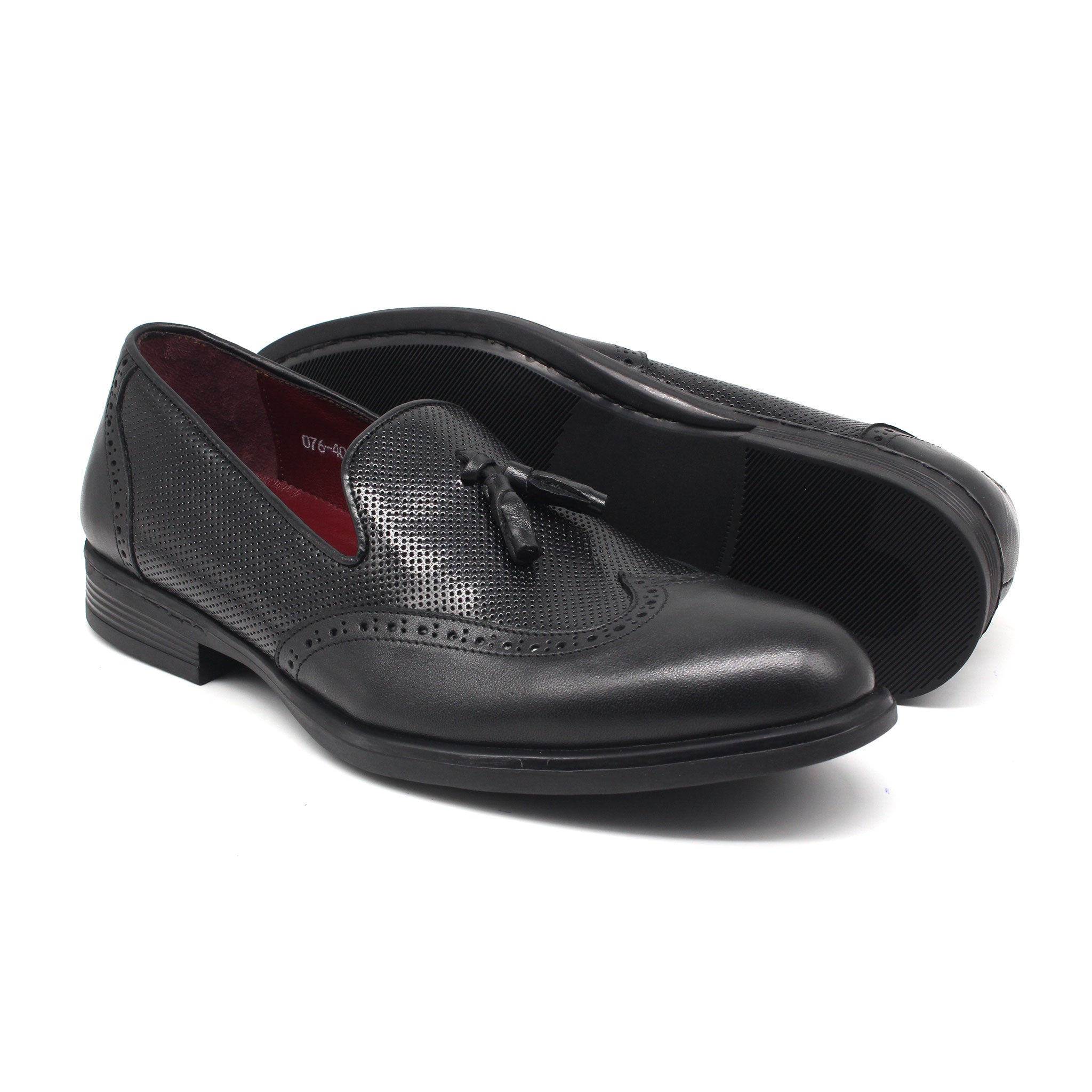 REF:  076 CHAUSSURE CLASS EN CUIR NOIR 2K23