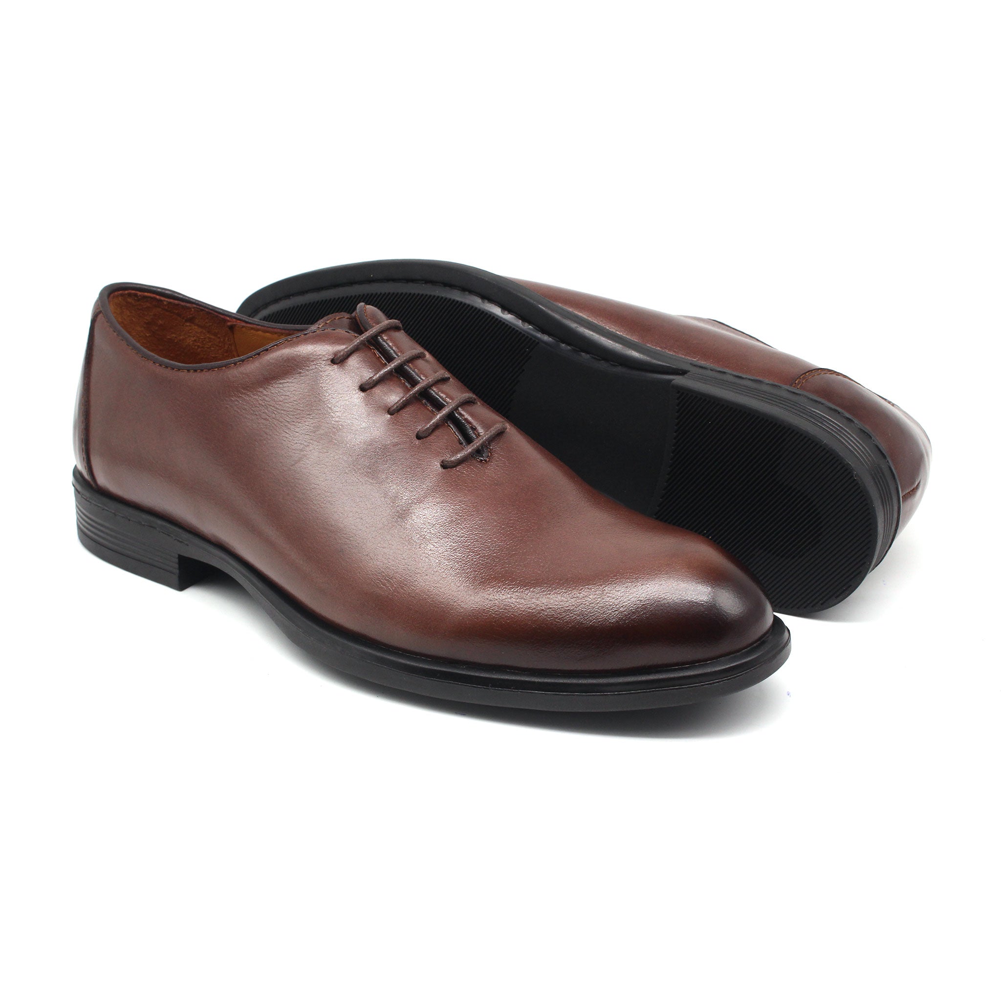 REF:  257 CHAUSSURE CLASSE EN CUIR MARRON FONCE