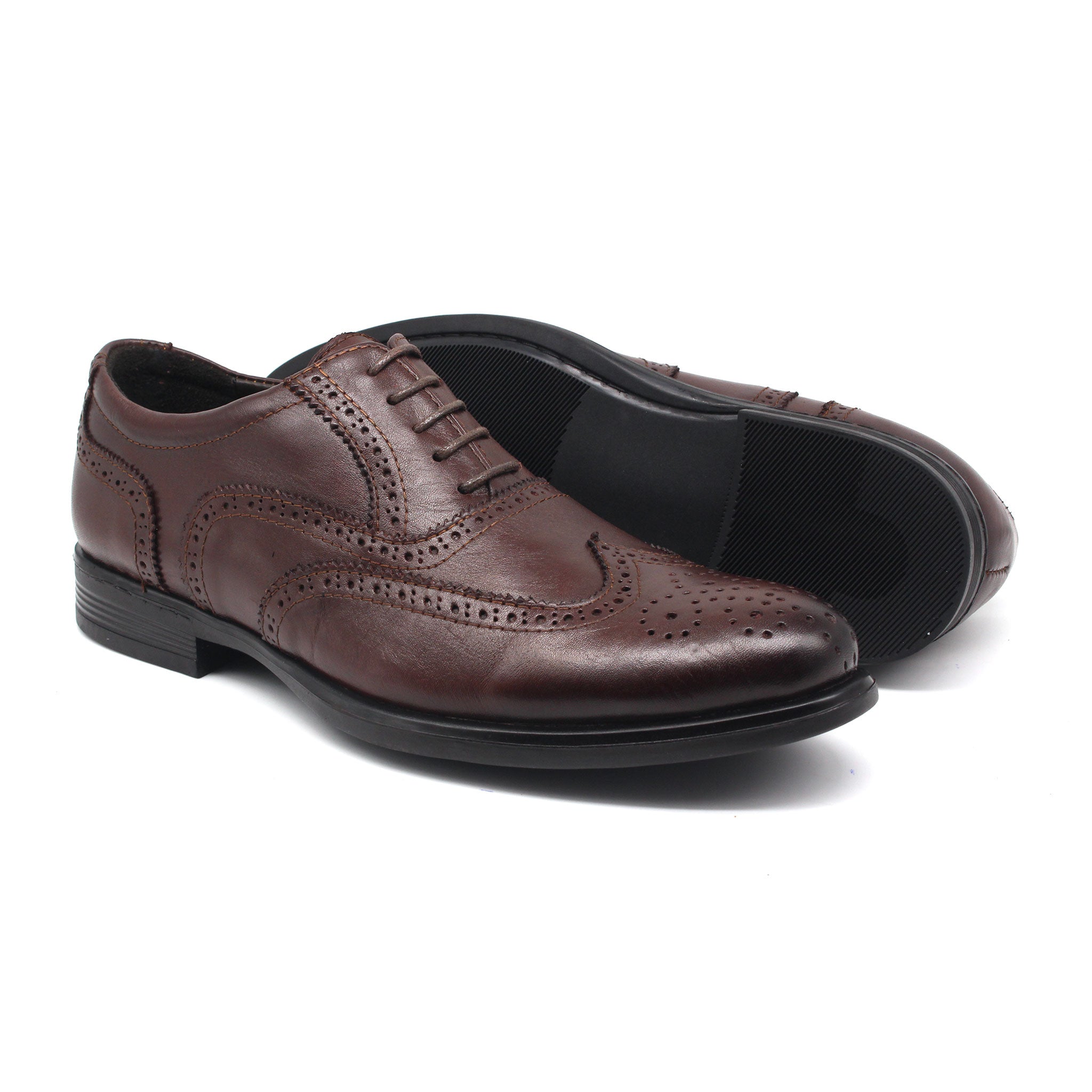 REF:  253 CHAUSSURE CLASSE EN CUIR MARRON FONCE