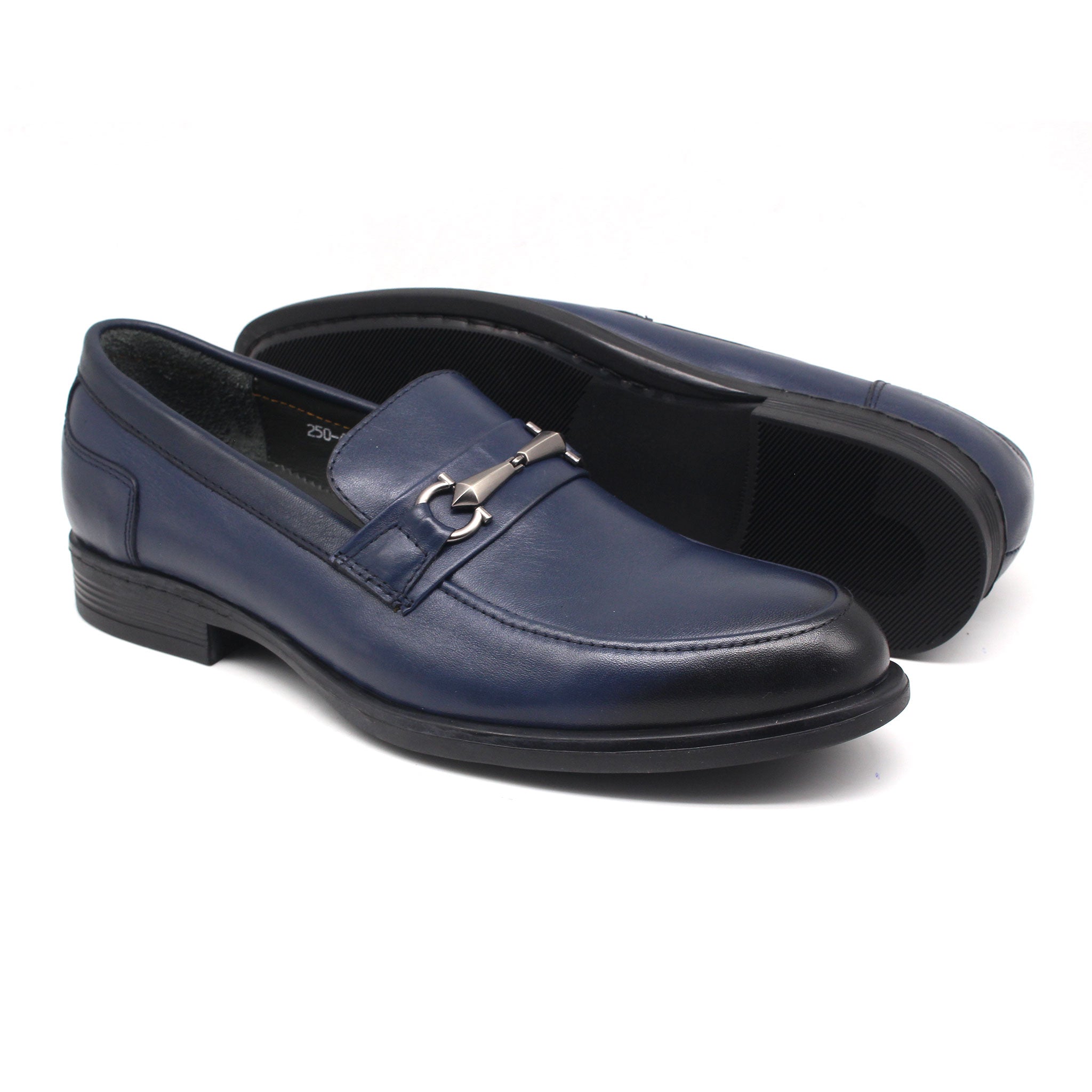 REF:  250 CHAUSSURE CLASS EN CUIR BLEU 2K23
