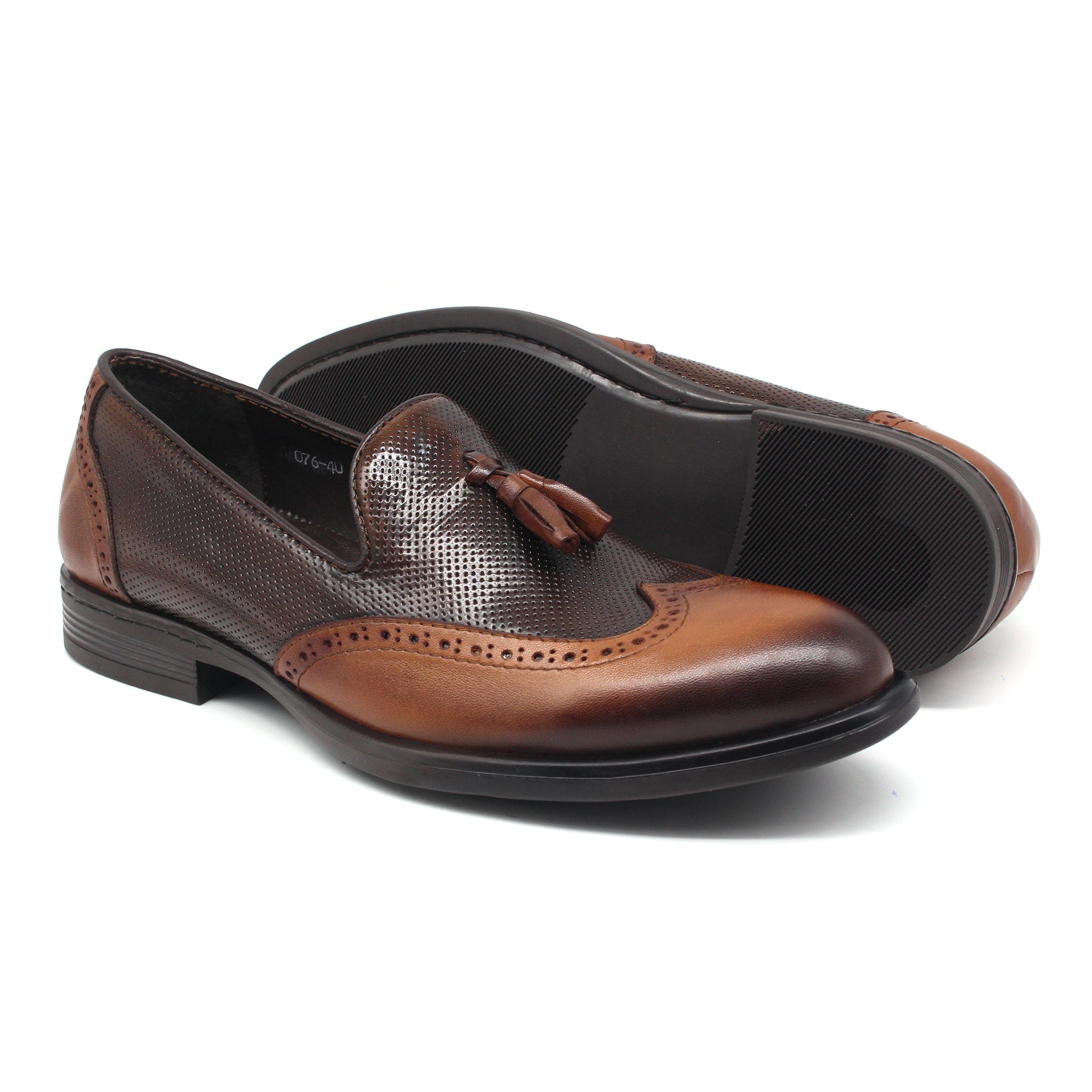 REF:  076 CHAUSSURE CLASS EN CUIR MARRON CLAIR 2K23